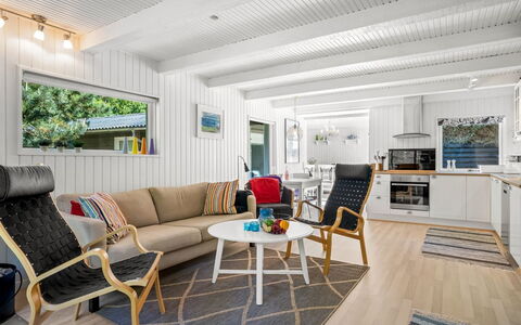 Nanne - from the Sea: Holz, Flooring, Interior Design, Decke, Fussboden, Holzboden, Wohnzimmer, Zuhause, Couch, Möbel