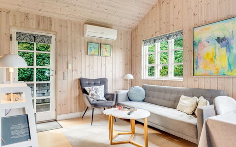 Odlef - 110M to the Fjord: Möbel, Interior Design, Flooring, Couch, Holz, Fussboden, Wohnzimmer, Zuhause, Zimmer, Decke