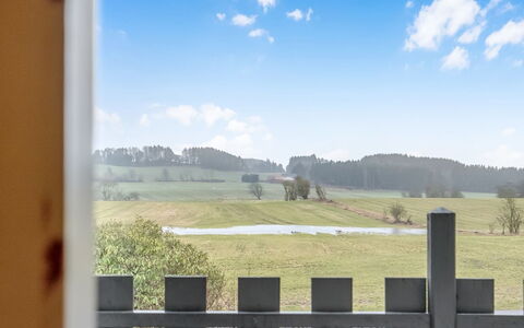 Stilla - 19Km from the Sea: Dach, Haus, Zuhause, Hütte, Tür, Abstellgleis, Estate, Rasen, Garten, Veranda