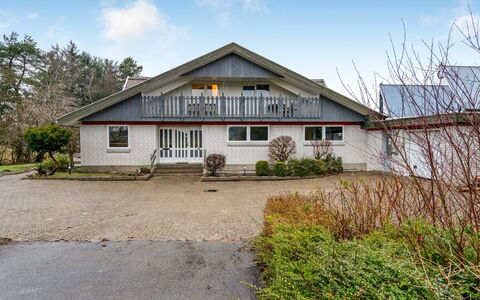 Stilla - 19Km from the Sea: Dach, Haus, Zuhause, Hütte, Tür, Abstellgleis, Estate, Rasen, Garten, Veranda