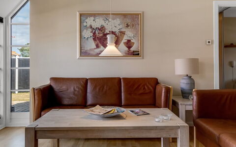 Verner - 990M from the Sea: Möbel, Interior Design, Flooring, Wand, Holz, Fussboden, Couch, Zimmer, Tabelle, Wohnzimmer