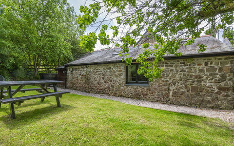 Stables Cottage: Weiss, Schriftart, Nummer