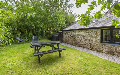 Stables Cottage: Weiss, Schriftart, Nummer