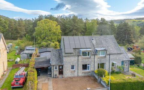 Glen Affric Cottage: Baum, Haus, Zuhause, Strauch, Hütte, Estate, Wald, Lärche, Wald