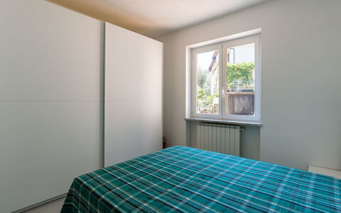 Alessandro: Interior Design, Flooring, Schlafzimmer, Holz, Bett, Fussboden, Zimmer, Bettdecke, Decke, Bedding