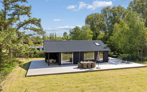 Ingalil - 825M from the Sea: Dach, Hütte, Zuhause, Gartenbauten, Bauernhaus, Schuppen, Estate, Schatten, Auffahrt, Abstellgleis