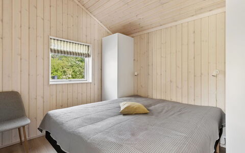 Ingalil - 825M from the Sea: Holz, Decke, Interior Design, Flooring, Fussboden, Schlafzimmer, Zimmer, Bett, Holzboden, Planke
