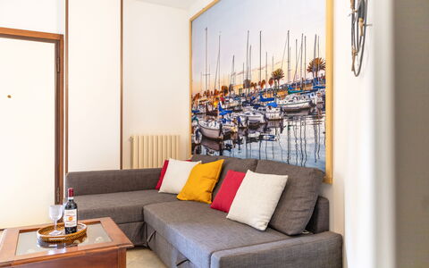Corte Marina Apartment: Möbel, Interior Design, Flooring, Fussboden, Holz, Couch, Zimmer, Wohnzimmer, Beleuchtung, Wohnung
