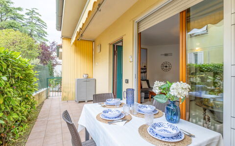 Corte Marina Apartment: Zuhause, Wohnung, Tür, Zimmerpflanze, Balkon, Blumentopf, Hotel, Villa