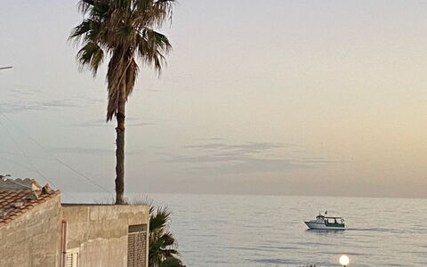 Appartamento Tramonto sul Mare: Himmel, Meer, Küste, Strand, Küsten Und Ozeanische Forms, Ozean, Tropen, Kofferraum, Gehölz, Ufer