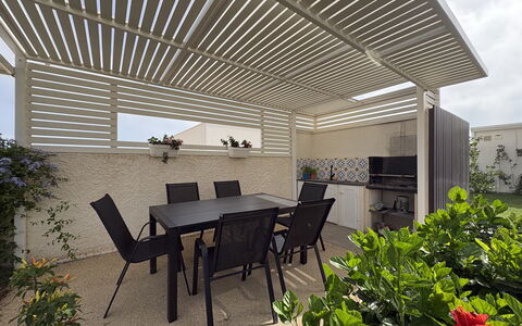 A Casa di Chica: Möbel, Gartenmöbel, Schatten, Decke, Terrasse, Outdoor Struktur, Tisch Im Freien, Stuhl, Garten, Pergola