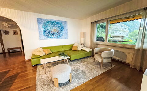 Apt.woka: Möbel, Interior Design, Flooring, Fussboden, Couch, Holz, Decke, Zimmer, Wohnzimmer, Holzboden