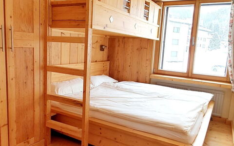 Casa Allgäu: Holz, Bett, Schlafzimmer, Möbel, Interior Design, Fussboden, Zimmer, Etagenbett, Bettrahmen, Bedding