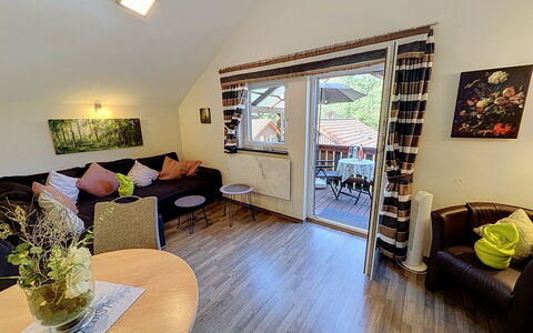 Petra: Holz, Möbel, Zuhause, Fussboden, Interior Design, Flooring, Tür, Decke, Stuhl, Wohnzimmer