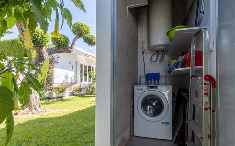 Bungalow-Park Colibri: Wohnung, Balkon, Eigentumswohnung, Zaun, Gartenmöbel