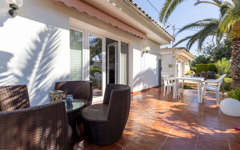 Bungalow-Park Colibri: Wohnung, Balkon, Eigentumswohnung, Zaun, Gartenmöbel