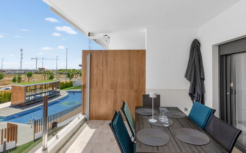 Lamar Resort Vii: Wohnung, Balkon, Eigentumswohnung, Zaun, Gartenmöbel
