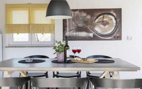 Šimuni: Wohnung, Balkon, Eigentumswohnung, Zaun, Gartenmöbel