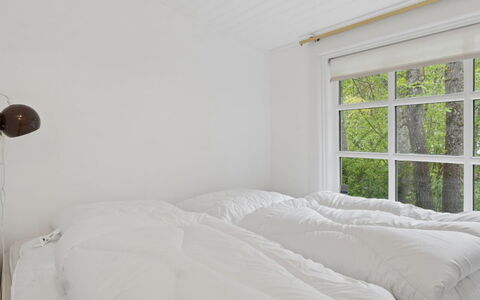 Dalia - 850M from the Sea: Schlafzimmer, Bett, Bedding, Bettdecke, Weiss, Holz, Linens, Interior Design, Fussboden, Decke