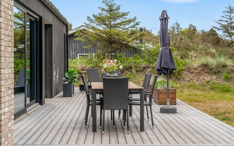 Uschi - 1Km from the Sea: Holz, Holzboden, Hartholz, Veranda, Deck, Planke, Möbel, Gartenmöbel, Stuhl, Holzbeize