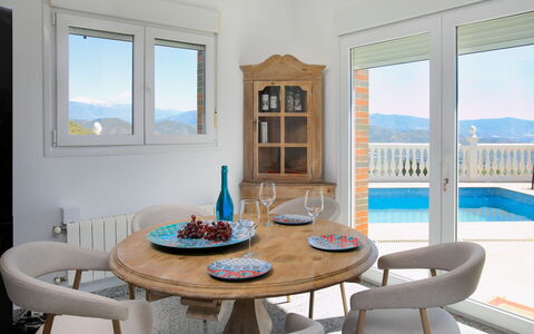 Magdalena: Möbel, Interior Design, Stuhl, Tabelle, Holz, Flooring, Küche & Esszimmer Tisch, Esszimmer, Fussboden, Zimmer