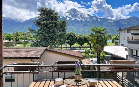 Legnone: Möbel, Strauch, Garten, Gartenmöbel, Schatten, Tisch Im Freien, Stuhl, Terrasse, Hinterhof, Garten