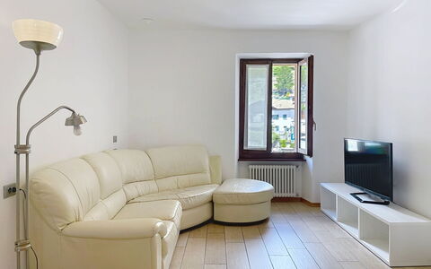 Legnone: Möbel, Strauch, Garten, Gartenmöbel, Schatten, Tisch Im Freien, Stuhl, Terrasse, Hinterhof, Garten