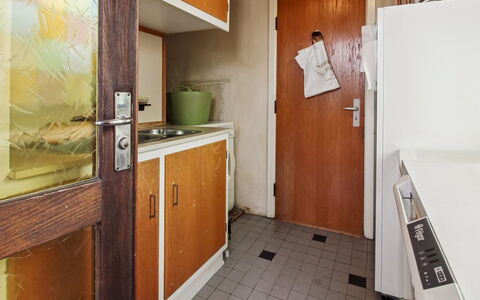 Uolevi - 10Km from the Sea: Holz, Flooring, Major Appliance, Fussboden, Küche, Küchengerät, Zimmer, Countertop, Holzbeize, Cabinetry