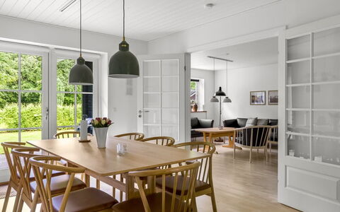 Falka - 30Km from the Sea: Möbel, Flooring, Interior Design, Fussboden, Holz, Holzboden, Esszimmer, Tabelle, Küche & Esszimmer Tisch, Decke