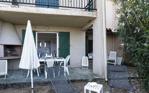 U Sognu: Möbel, Gartenmöbel, Stuhl, Tisch Im Freien, Schatten, Küche & Esszimmer Tisch, Balkon, Veranda, Hinterhof, Garten
