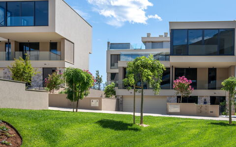 Unterkunft:&nbsp;Petram Deluxe Villa with Rooftop Pool 121.5