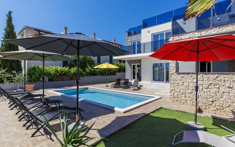 Serenissima: Wohnung, Balkon, Küste, Hotel, Resort, Strandresort, Ferienort, Bucht, Penthouse