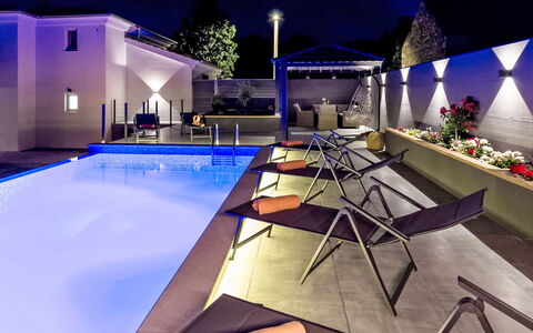 Anka: Wohnung, Balkon, Küste, Hotel, Resort, Strandresort, Ferienort, Bucht, Penthouse