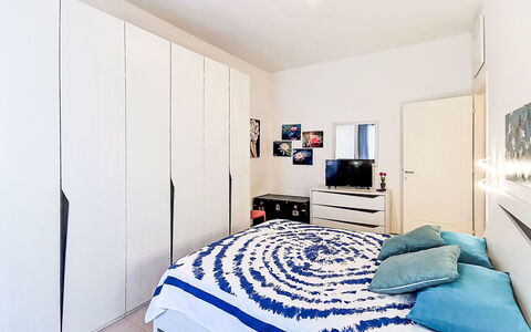 Bemi' Al Mare: Bett, Möbel, Schlafzimmer, Interior Design, Wand, Bettdecke, Bedding, Flooring, Fussboden, Textil