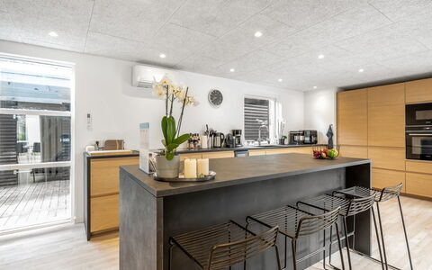 Keijo - from the Sea: Möbel, Küche, Interior Design, Flooring, Countertop, Holz, Fussboden, Decke, Holzboden, Cabinetry