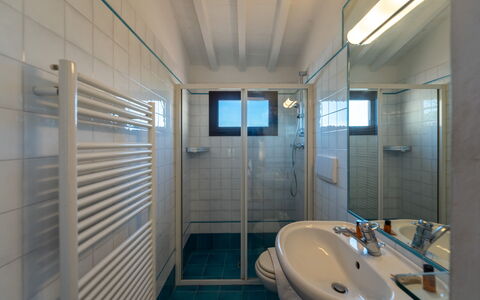 Casa dello Scrittore: Flooring, Decke, Interior Design, Fussboden, Zimmer, Armatur, Wohnung, Installation, Badezimmer, Zapfhahn