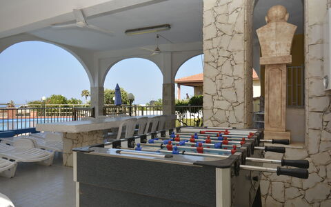 Villa Sole Mare: Schwimmbad, Hotel, Gartenmöbel, Resort