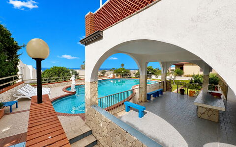 Villa Sole Mare: Schwimmbad, Hotel, Villa, Resort