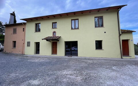 Villa i Fiori: Wand, Tür, Zuhause, Haus, Menschliche Siedlung, Beton, Gips, Auffahrt