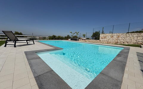 Rari House: Schwimmbad, Verbundwerkstoff, Fussboden, Beton, Fliese, Schatten, Flagstone, Design, Resort