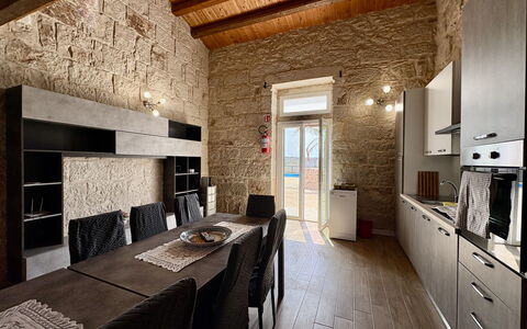 L'Oasi di Salvo: Flooring, Möbel, Interior Design, Decke, Fussboden, Küche, Zimmer, Stuhl, Holzboden, Küche & Esszimmer Tisch