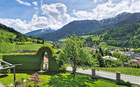 Halbeis: Bergforms, Berg, Hügel, Hochland, Gebirge, Landschaft, Senke, Bergstation, Alpen