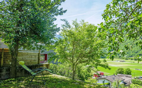 Casa Malva: Grün, Strauch, Ländliches Gebiet, Frühling, Garten, Hütte, Garten, Rasen, Landscaping, Hinterhof