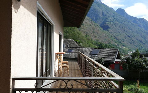 Casa Malva: Holz, Zuhause, Möbel, Decke, Hütte, Wohnzimmer, Hartholz, Stuhl, Holzboden