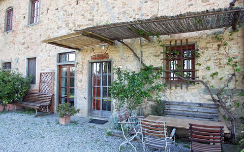 Il Poggio: Eigentum, Haus, Gebäude, Hütte, Die Architektur, Zuhause, Grundeigentum, Fenster, Fassade, Baum