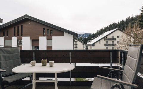 Casa Partnun 2-9: Möbel, Meer, Stuhl, Schatten, Balkon, Gartenmöbel, Eco Hotel, Küste, Deck, Holzbeize