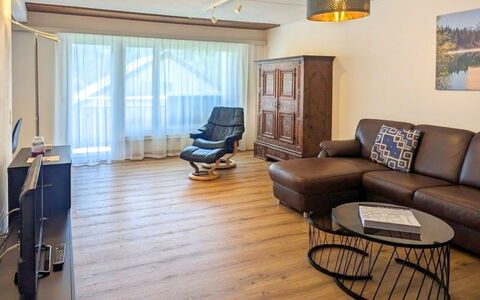 Laax 76: Möbel, Interior Design, Flooring, Fussboden, Holzboden, Couch, Holz, Decke, Wohnzimmer, Laminatboden