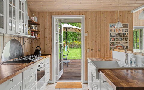 Stavros - 325M from the Sea: Küche, Flooring, Countertop, Holz, Cabinetry, Möbel, Interior Design, Fussboden, Küchengerät, Decke