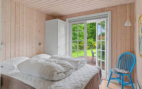 Stavros - 325M from the Sea: Möbel, Holz, Interior Design, Flooring, Schlafzimmer, Fussboden, Bett, Decke, Zuhause, Bettdecke