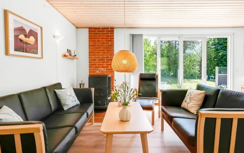 Flor - 900M from the Sea: Möbel, Interior Design, Wand, Flooring, Holz, Fussboden, Couch, Wohnzimmer, Zuhause, Beleuchtung